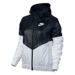 Nike B&W Windbreaker Size Medium